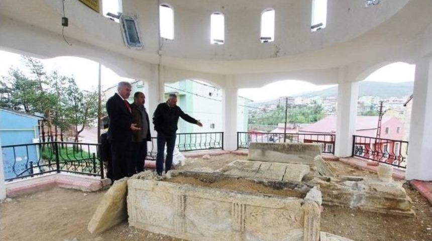 Başkan Memiş, Alperenler T&uuml;rbesinde İncelemelerde Bulundu