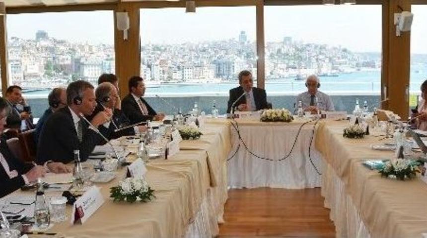 "avrupa&rsquo;da İşler D&uuml;zeliyor"