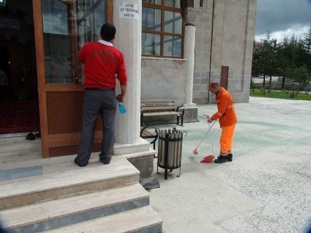 Yozgat Belediyesi Ramazan Ayı Öncesi Camilerde Temizlik Seferberliği Başlattı