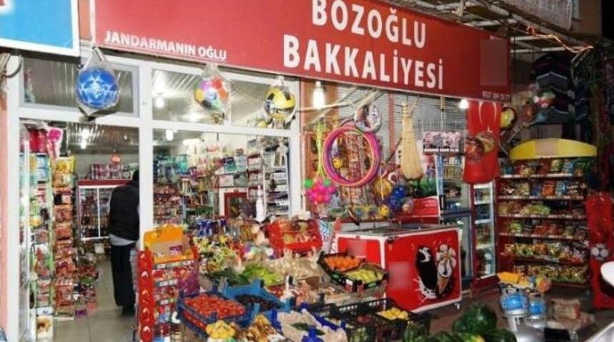 Mahallenin Elektriğini Kesip Bakkalı Soydular