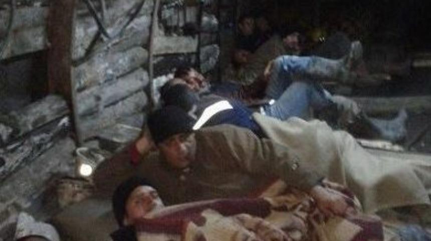 İş&ccedil;ilerin &ldquo;ocaktan &Ccedil;ıkmama&rdquo; Eylemi S&uuml;r&uuml;yor