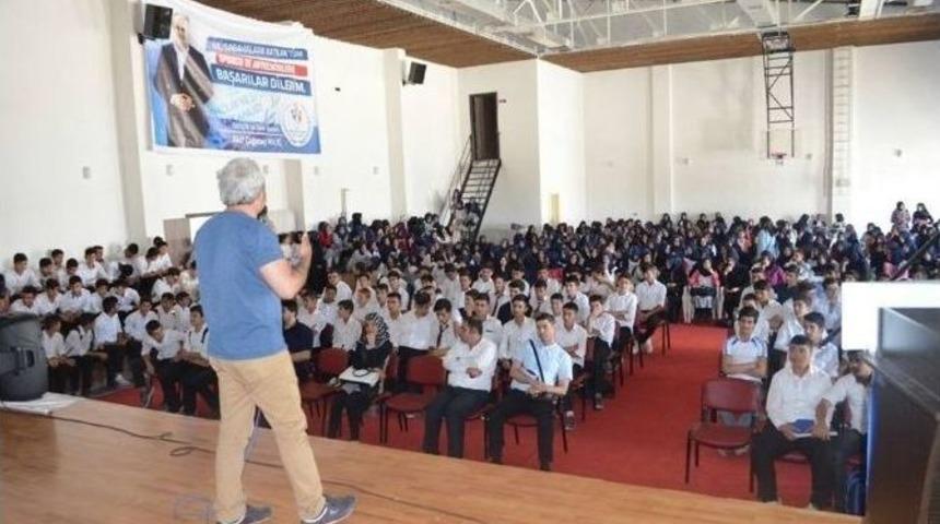 Yeşilay Cemiyeti, Gen&ccedil;lere Madde Bağımlılığını Anlattı