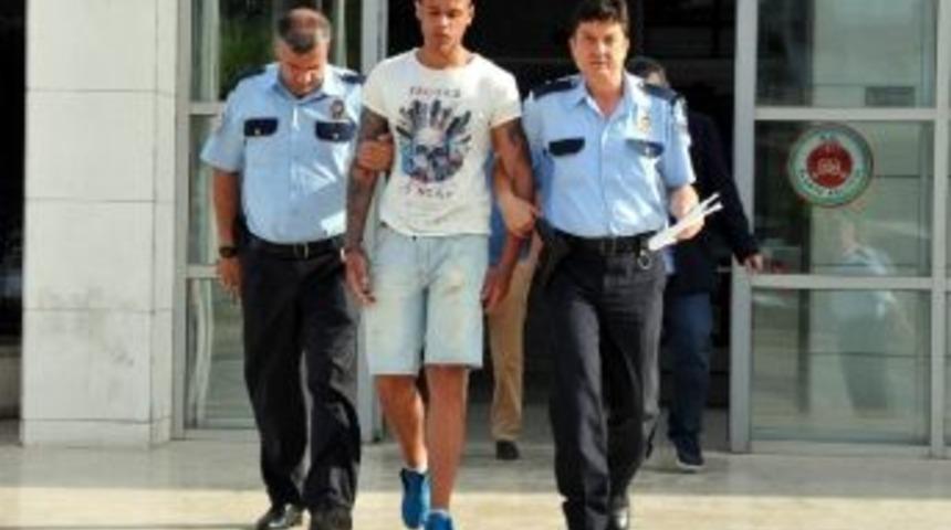 Alanya&rsquo;da Hırsızlık Zanlısı Hollandalı Turist Tutuklandı