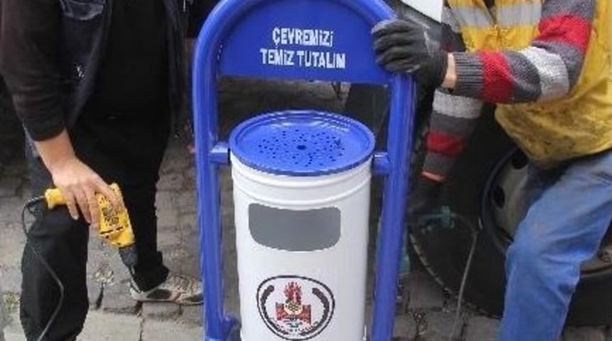 Bitlis Belediyesi Kaldırımlara &Ccedil;&ouml;p Kovası Yerleştiriyor