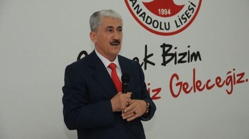 Ş&uuml;kr&uuml; Altın &Ouml;ğrencilerle Buluştu