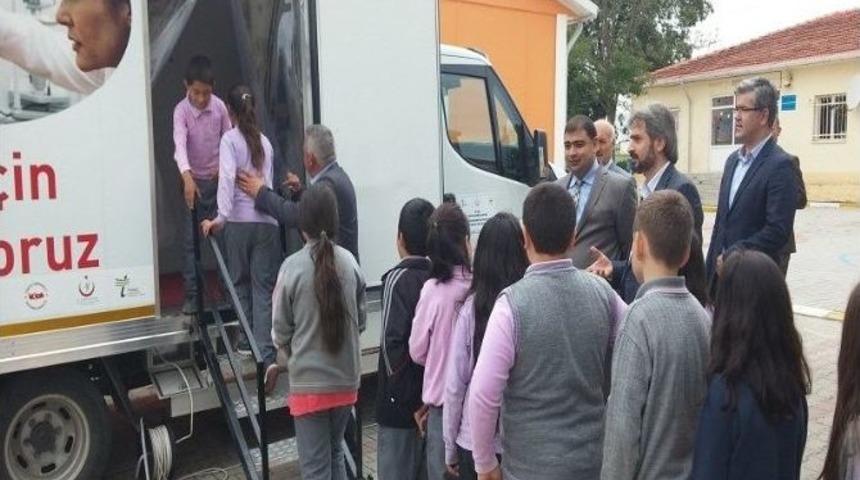 İlkokul &Ouml;ğrencilerine G&ouml;z Taraması Yapıldı