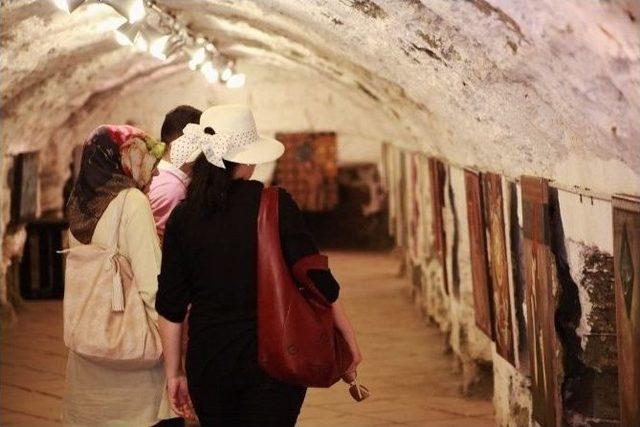 Bodrum&rsquo;da Farklı K&uuml;lt&uuml;rleri Yansıtan Sergi 1