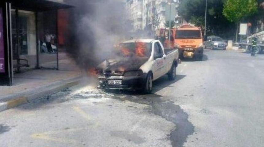 S&ouml;ke&rsquo;nin Şehir Merkezinde Ara&ccedil; Alev Topuna D&ouml;nd&uuml;
