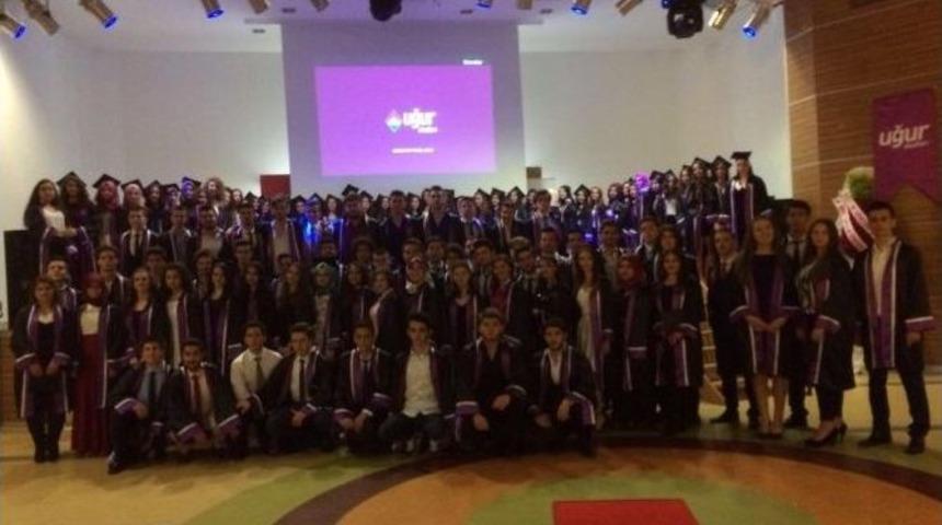 D&uuml;zce &Ouml;zel Uğur Temel Lisesi İlk Mezunlarını Verdi