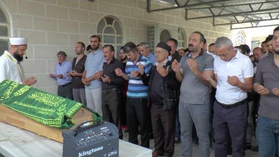 Babası Tarafından &Ouml;ld&uuml;r&uuml;len &Ccedil;ocuk Gebze&rsquo;de Defnedildi