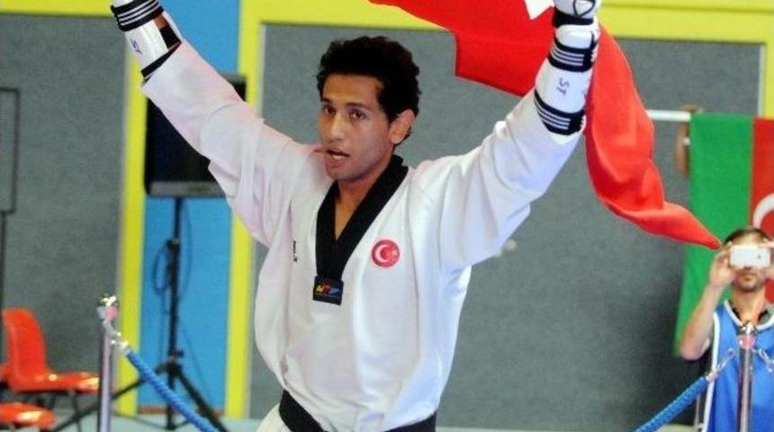 Avrupa Şampiyonu Tekvandocu Madalyasını Şehitlere Adadı