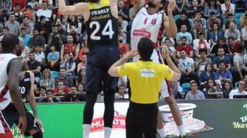 Fenerbah&ccedil;e Play-off&rsquo;da Uşak Sportif&rsquo;i Eledi