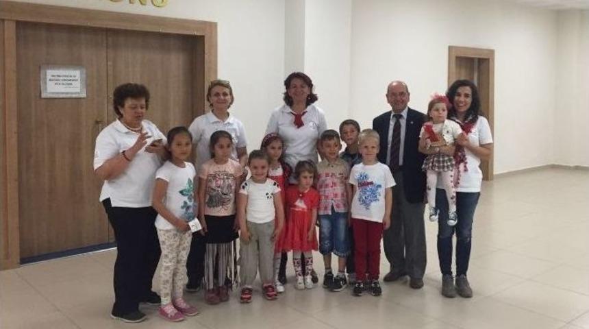 &Ccedil;izmeli Kedi İsimli Tiyatro Oyunu &Ccedil;orlu&rsquo;da Sahnelendi