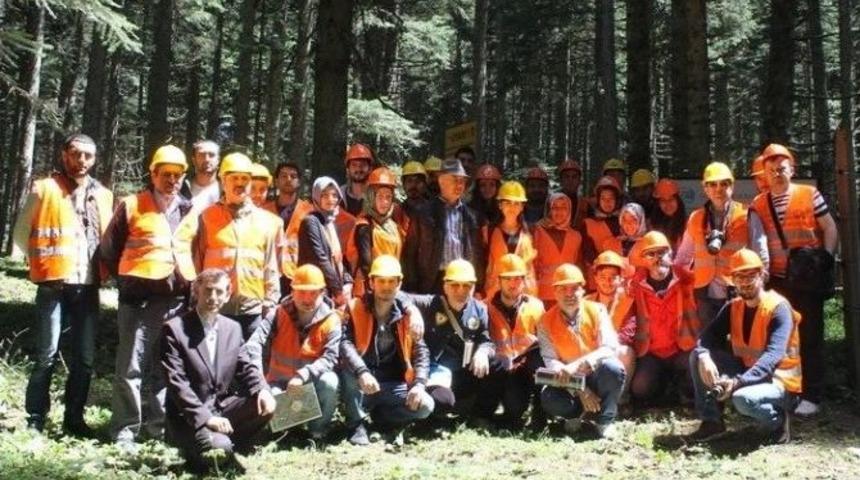 Orman M&uuml;hendisliği B&ouml;l&uuml;m&uuml; &Ouml;ğrencileri D&uuml;zce&rsquo;yi Gezdi