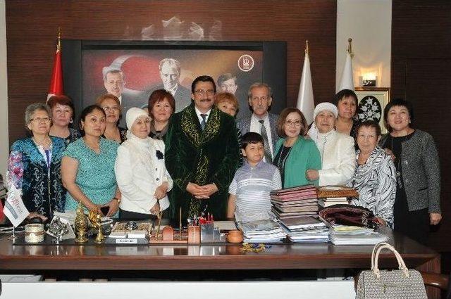 Kardeş Kazak Heyeti Keçiören’de