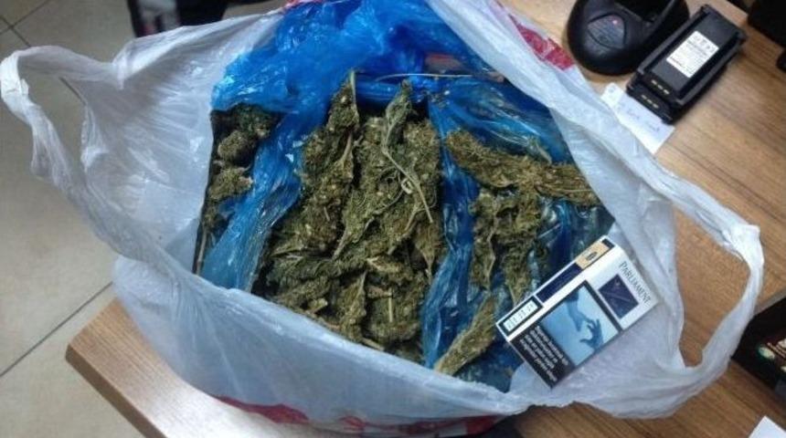 Aliağa&rsquo;da 1 Kilo Esrar Ele Ge&ccedil;irildi