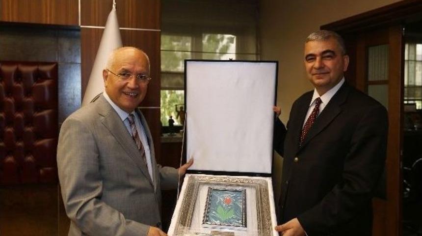 Kktc Ankara B&uuml;y&uuml;kel&ccedil;isi&rsquo;nden Başkan Yaşar&rsquo;a Ziyaret