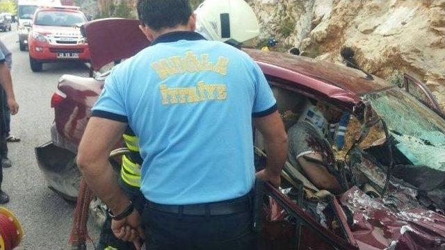 Seydikemer&rsquo;de Trafik Kazası: 1&rsquo;i Ağır 3 Yaralı 3