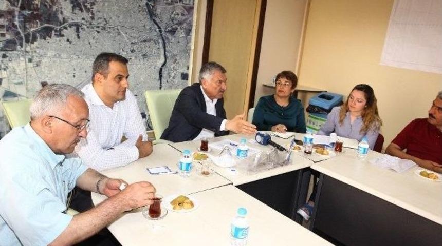 Muhtarlarla Beyin Fırtınası Seyhan&rsquo;a Hizmet Olarak D&ouml;n&uuml;yor