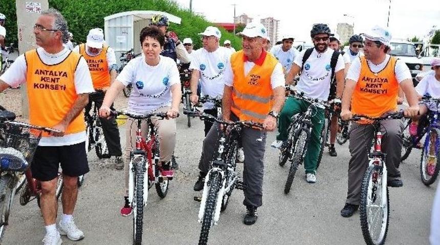 Pedallar Aksu&rsquo;da &Ccedil;evrildi