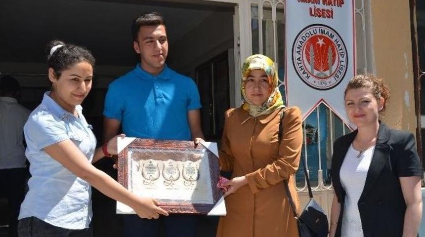 40 Hadis Yarışmasının &Ouml;d&uuml;lleri Sahiplerin Buldu
