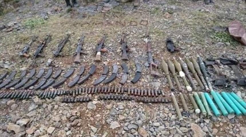 Dağlıca B&ouml;lgesinde &Ccedil;ok Sayıda Silah Ve M&uuml;himmat Ele Ge&ccedil;irildi