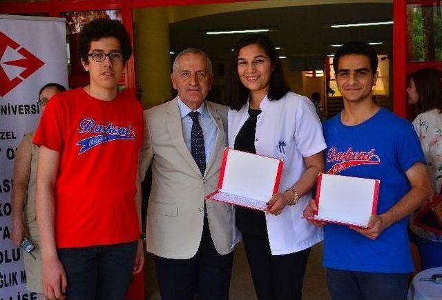 Geleceğin Bilim İnsanları Projelerini Sergiledi 1