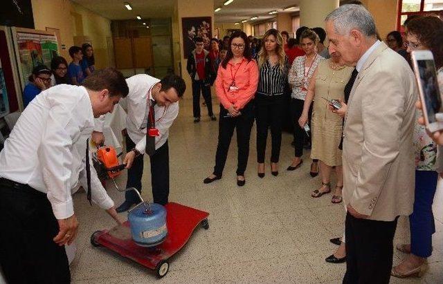 Geleceğin Bilim İnsanları Projelerini Sergiledi 2