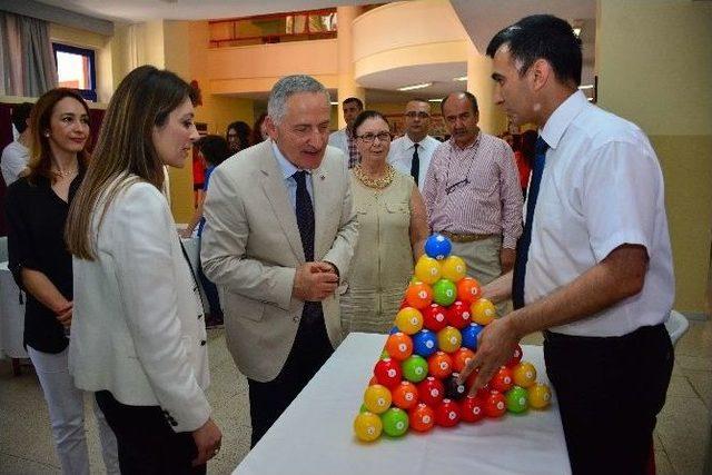 Geleceğin Bilim İnsanları Projelerini Sergiledi 3