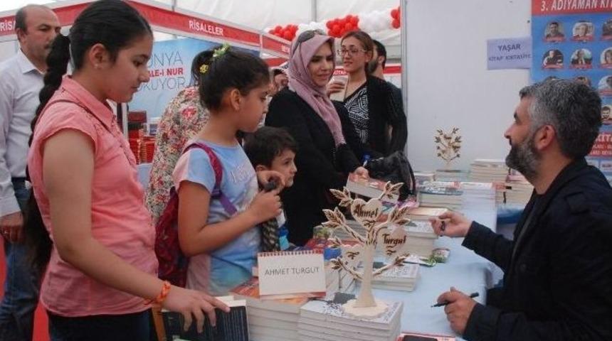 Yazar Ve Senarist Ahmet Turgut Okurlarıyla Buluştu