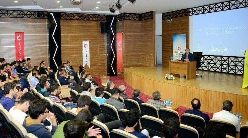 Başkan Aky&uuml;rek Gen&ccedil;lerle Tecr&uuml;belerini Paylaştı