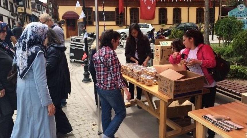 Odunpazarı Belediyesi Kandil Simidi Dağıttı