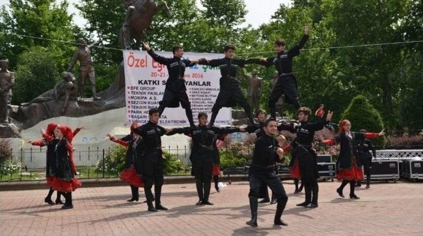 &Ouml;zel &Ccedil;ocukların Yaz Şenliği Başladı