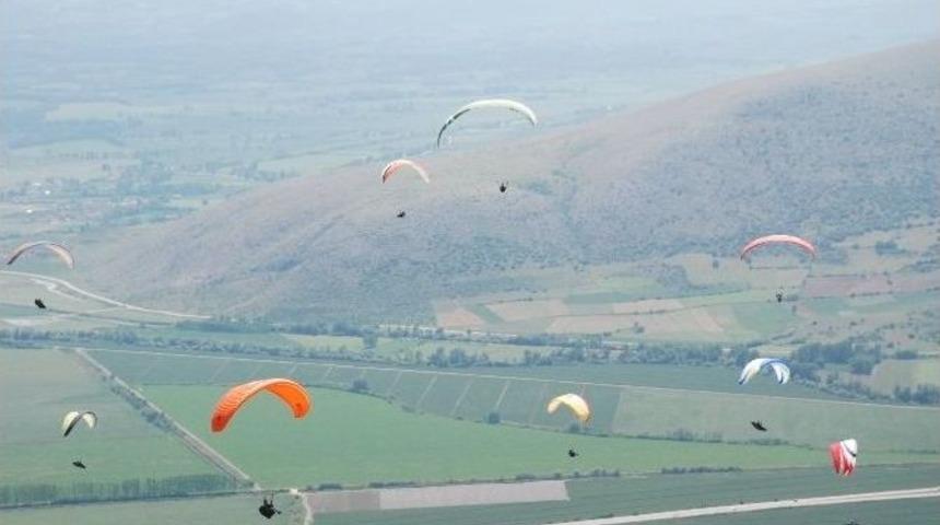 G&ouml;ky&uuml;z&uuml;nde G&ouml;rsel Ş&ouml;len