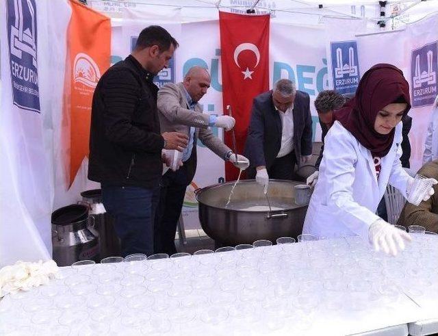 Büyükşehir’den “organik Süt İçme” Etkinliği