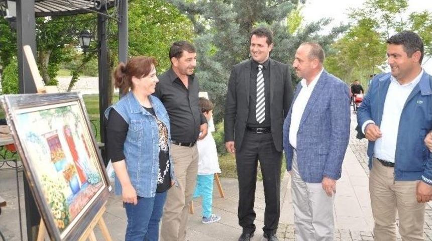 Sanat Eserleri Mogan G&ouml;l&uuml; Sahilinde Sergilendi