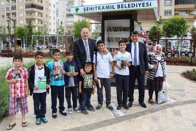 Şehitkamil Belediyesi Sokak K&uuml;t&uuml;phanesini Hayata Ge&ccedil;irdi 2