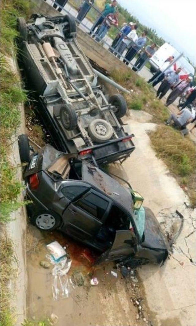 Mersin’de Trafik Kazası: 2 Ölü, 3 Yaralı