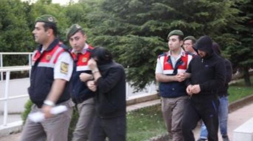 &Ccedil;e&ccedil;en Cinayetinin Zanlıları Tutuklandı