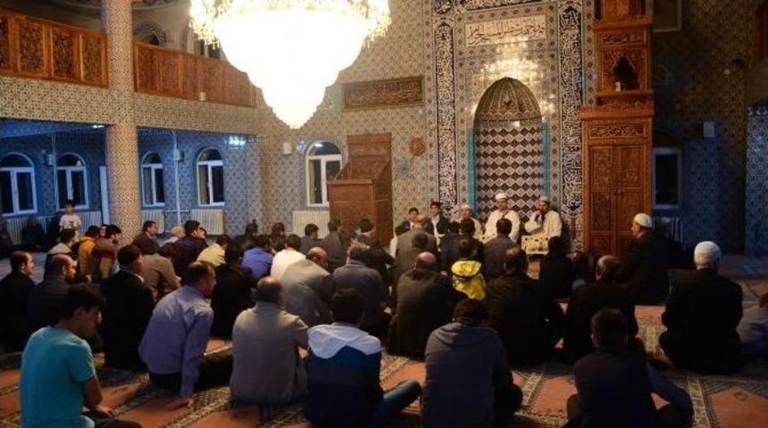 Bitlis&rsquo;te Berat Kandili Dualarla İhya Edildi