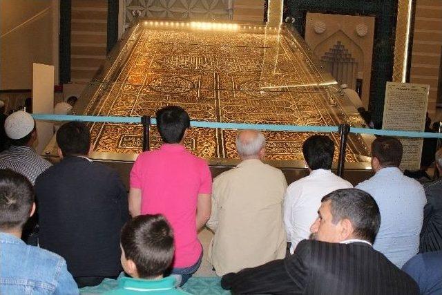 Elazığ’da Camiler Doldu Taştı 1