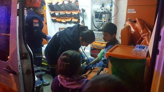 Cipin &Ccedil;arptığı Minib&uuml;s Devrildi: 4 Yaralı 2