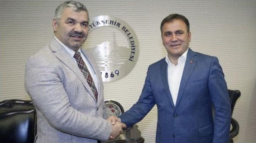 "kayseri B&uuml;y&uuml;kşehir Y&ouml;netici Yetiştiriyor"