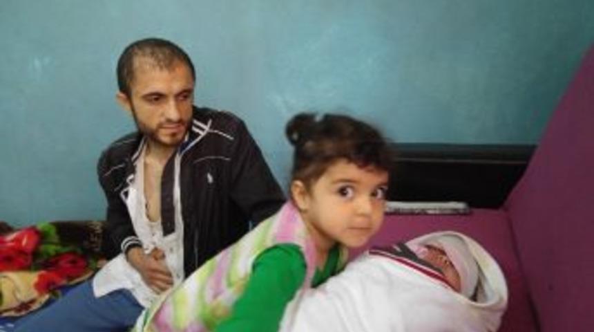 Patlamada Yaralanan Adam, &Ccedil;ocuğunun Tedavisi İ&ccedil;in Yardım Bekliyor