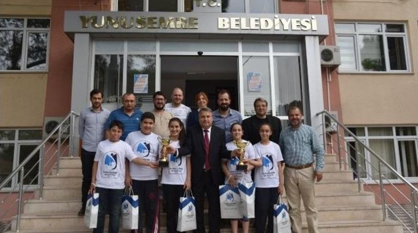 Galibiyet Sevincini Başkan &Ccedil;er&ccedil;i&rsquo;yle Paylaştılar