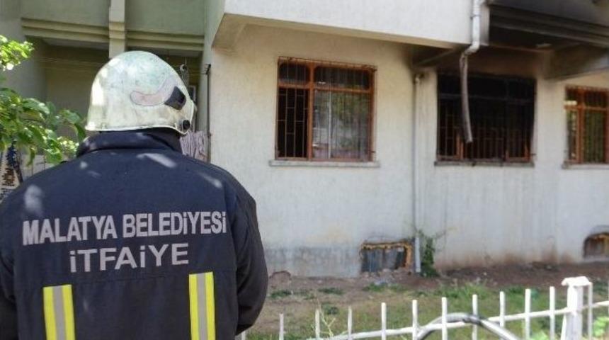 Malatya&rsquo;da Ev Yangını Korkuttu