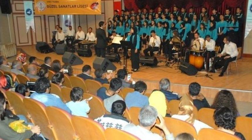 G&uuml;zel Sanatlar Lisesinden T&uuml;rk Halk M&uuml;ziği Konseri