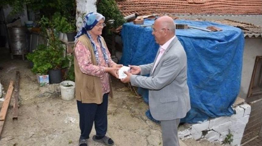 S&uuml;leymanpaşa Belediyesi Kandil Simidi Dağıttı