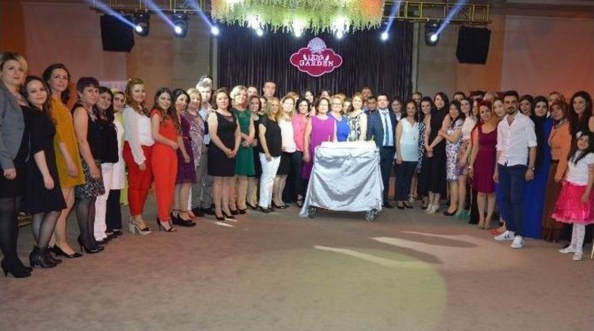 &Ouml;zel &Uuml;mit Hastanesi Hemşireleri Yılın Yorgunluğunu Attı