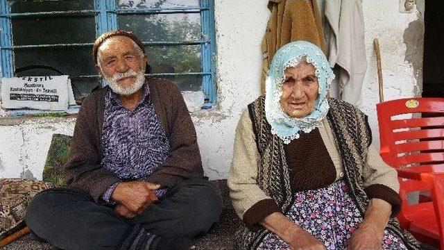 (özel Haber) Asırlık Çiftin 70 Yıllık Bitmeyen Aşkı